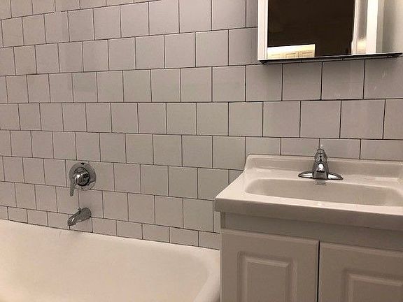 4th image of 404 E 55th St #2H