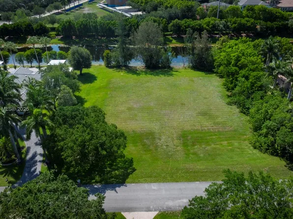 3836 Pine Lake Dr, Fort Lauderdale, FL 33332