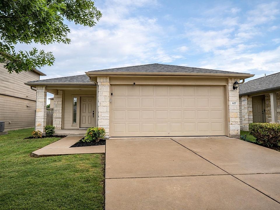 1st image of 627 Pinnacle Dr