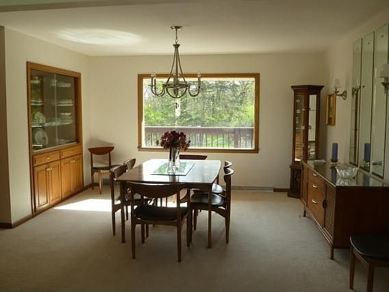3rd image of 2370 Hillsdale Dr W