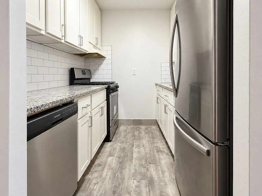 Apartment for Rent — Photo 1
