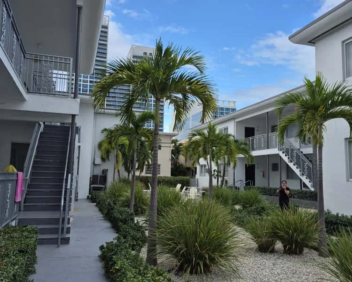 6877 Abbott Ave Miami Beach, FL 33141 — Photo 3