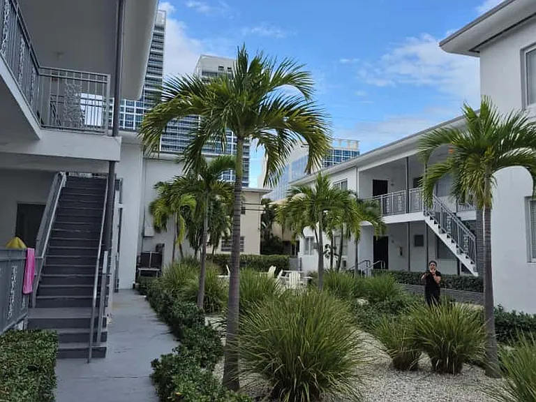 6877 Abbott Ave Miami Beach, FL 33141 — Photo 3