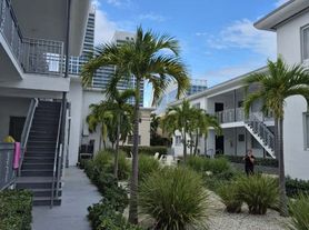 6877 Abbott Ave Miami Beach, FL 33141