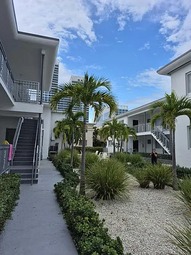 6877 Abbott Ave Miami Beach, FL 33141 Photo 1