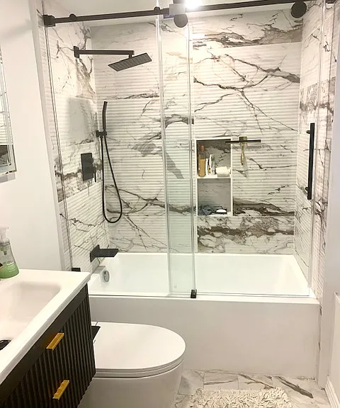 New renovated tiled full bathroom