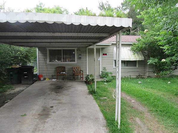 4702 Hoffman St, Houston, TX 77026