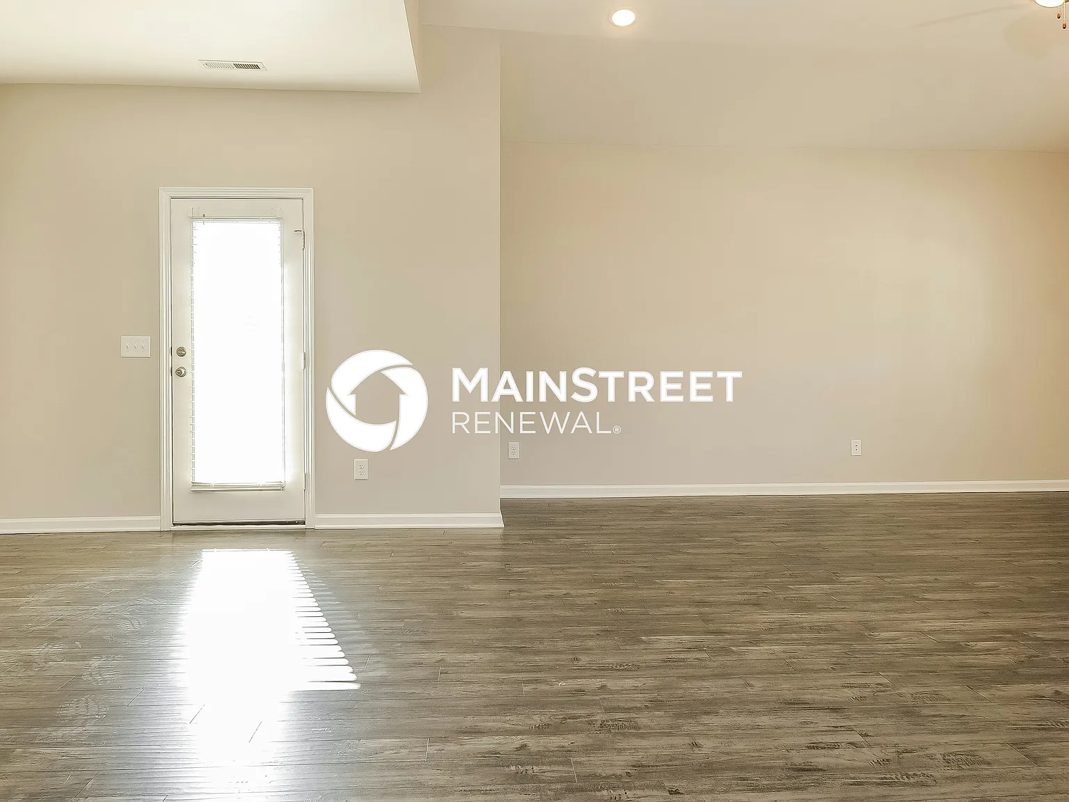 732 Mitscher Dr — Photo 3