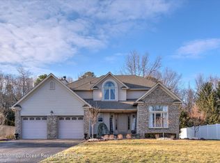 52 Templar Rd, Manalapan, NJ 07726