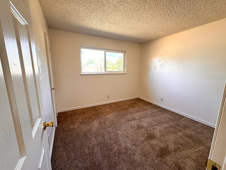 4600 N Prospect Ave — Photo 10