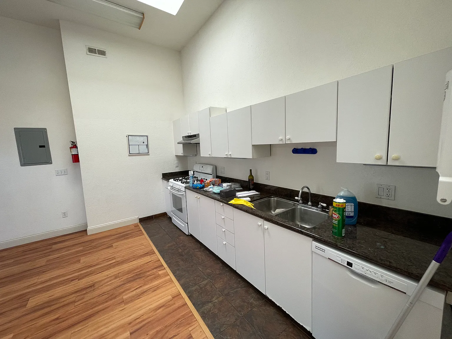 4 bed, $7,000 — Photo 4