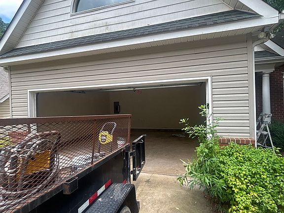 3rd image of 112 Ashton Ln