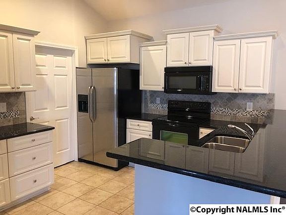 5th image of 14 Moore Farm Cir NW