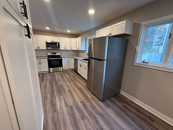 5th image of 310 Broad St