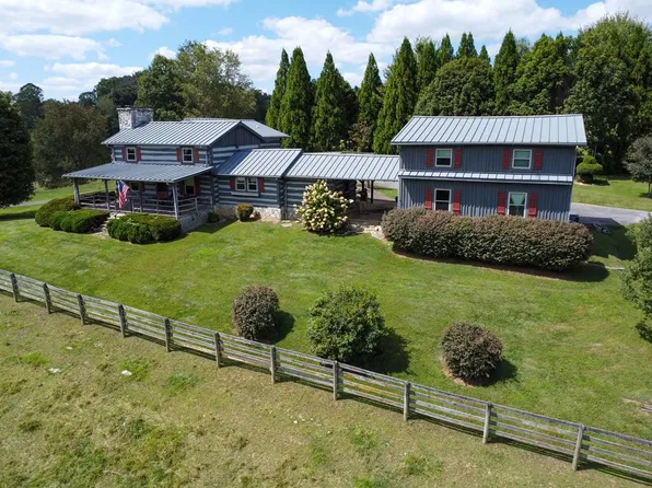 15445 Coventry Ln, Glade Spring, VA 24340