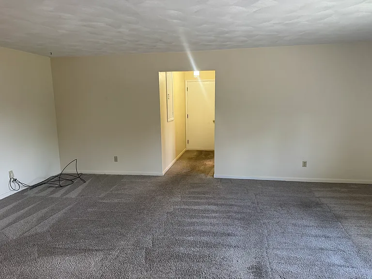 1501 W 3rd St #4 — Photo 17