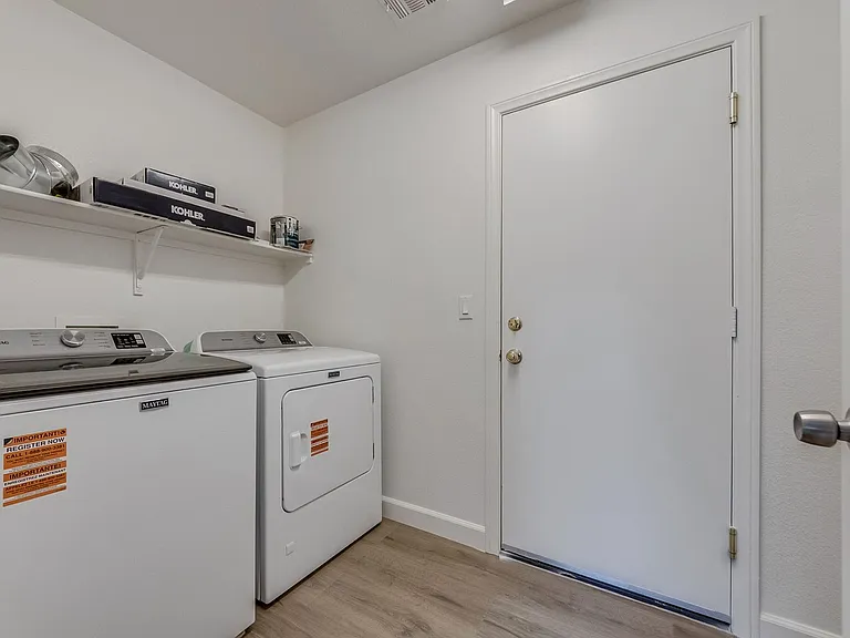 10429 Vinson Point Ave — Photo 21