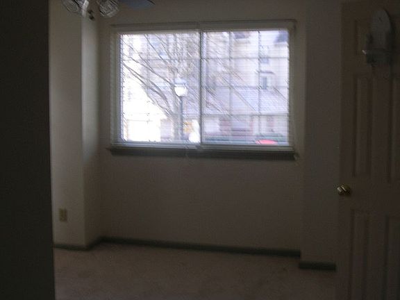 5th image of 748 Rock Crest Ct APT 204