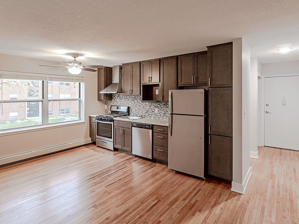 Studio, 1BA - 377 SF
