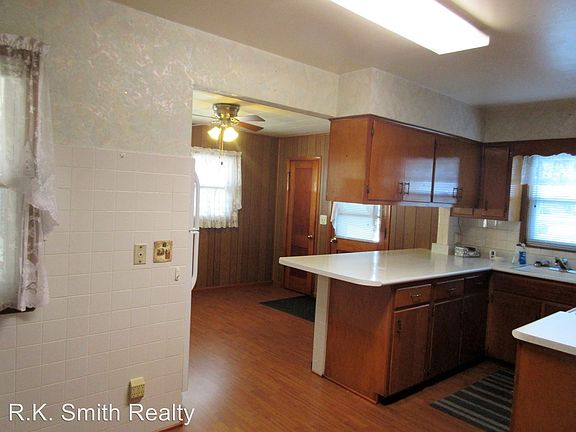 2nd image of 703 N Oakhill Ave
