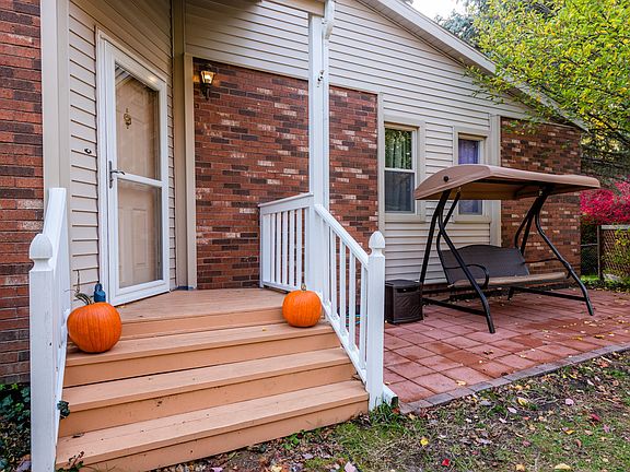 4th image of 1456 Hideaway Ln