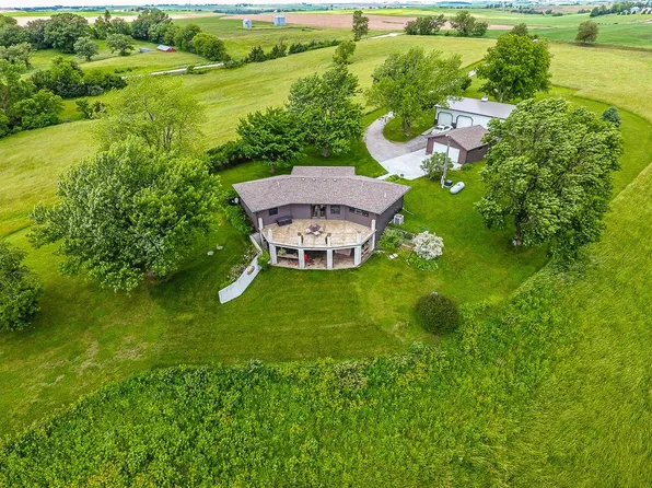 15819 525th St, Griswold, IA 51535