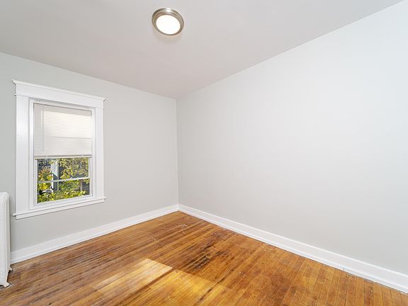 3rd image of 504 Morris St #2