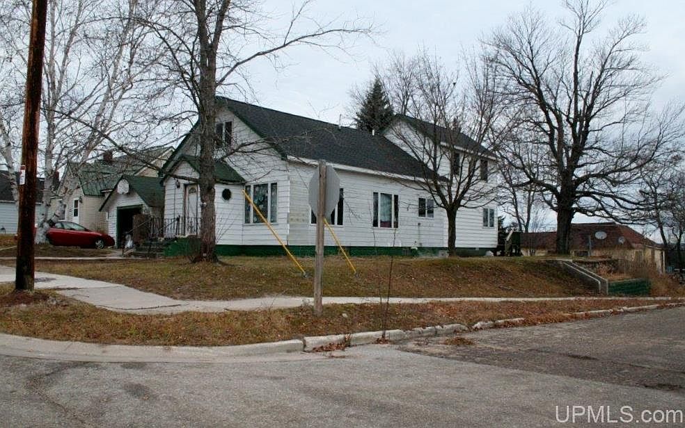 421 Prospect St Munising Mi 49862 Mls 1124693 Zillow
