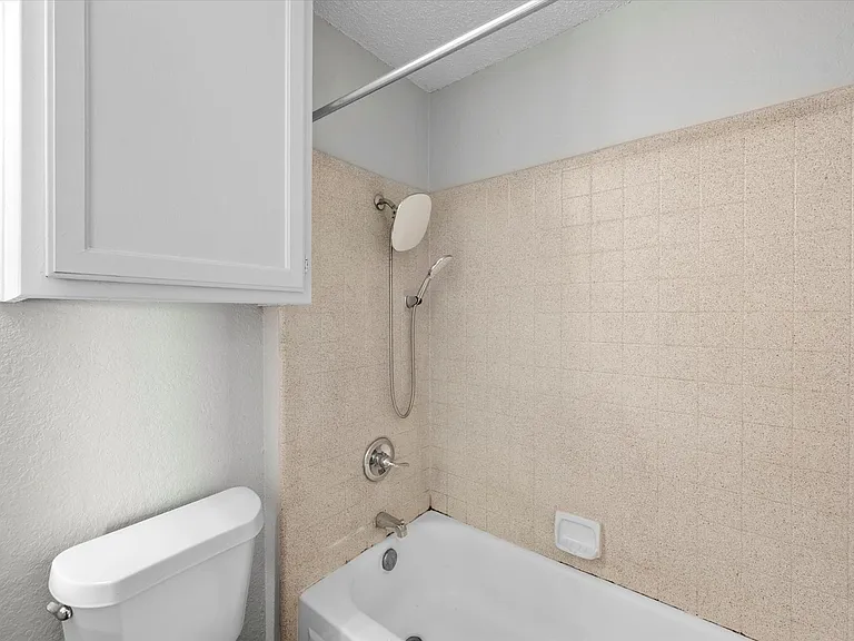 606 Kings Way Dr — Photo 19