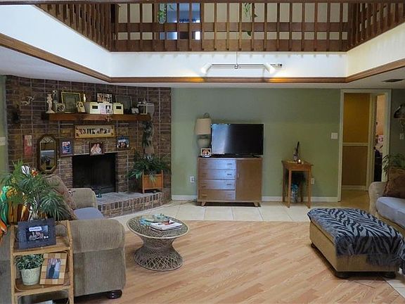5th image of 998 Autumn Glen Ln
