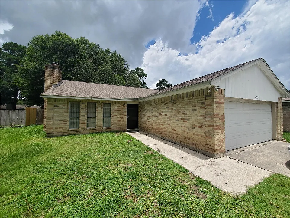 4527 Algernon Dr