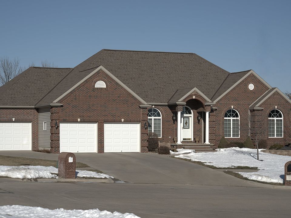 Golf Course Living and Cul-de-Sac!