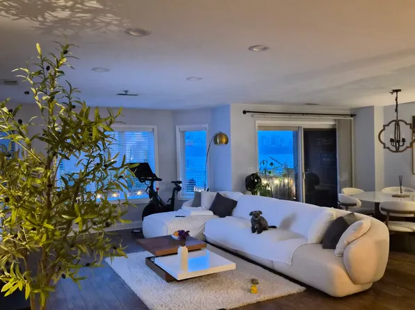 302 Stockton Court image 1 of 16