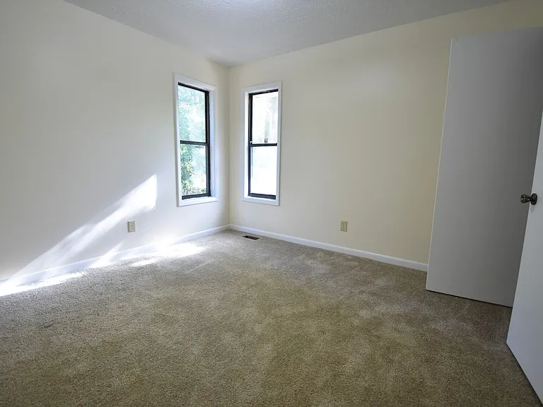 5924 Dalton Rd — Photo 10