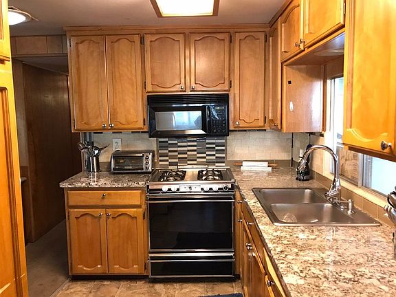 3rd image of 309 Sunny Hills Dr