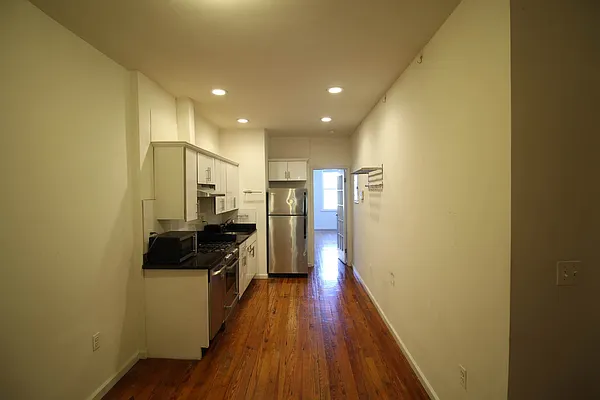 Rented by Capri Jet Realty Corp | media 11