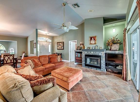 3rd image of 1430 Scenic St