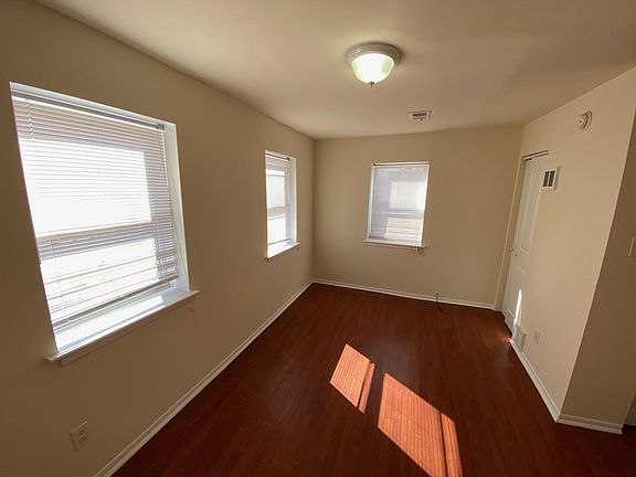 3rd image of 4250 N Broad St APT 3B