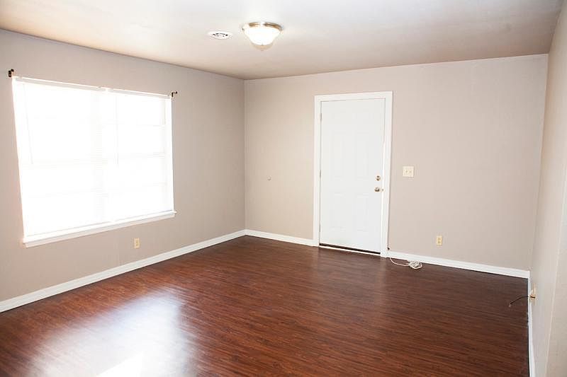 1st image of 1425 Rolling Oaks Dr #1425
