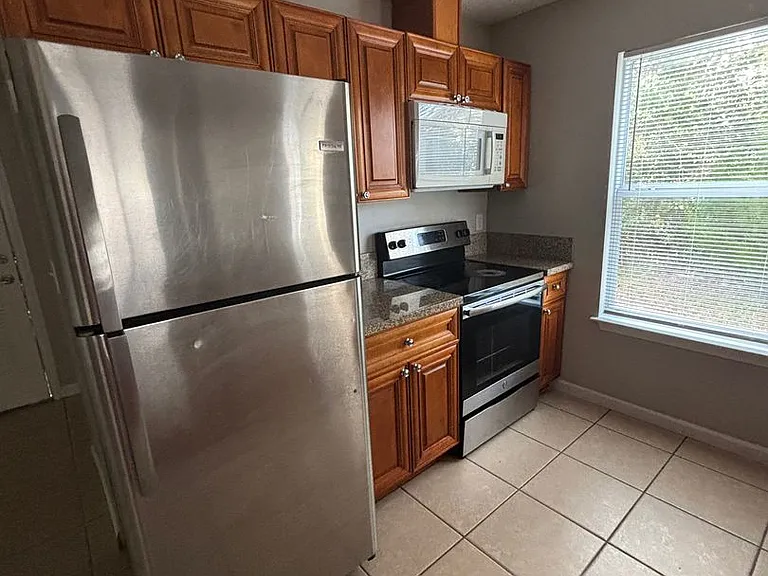 754 Sherman Ave #B — Photo 2