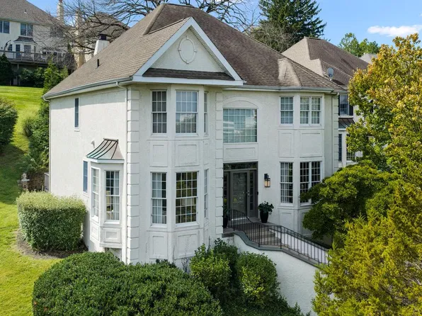 1102 Spruce Ln, Conshohocken, PA 19428