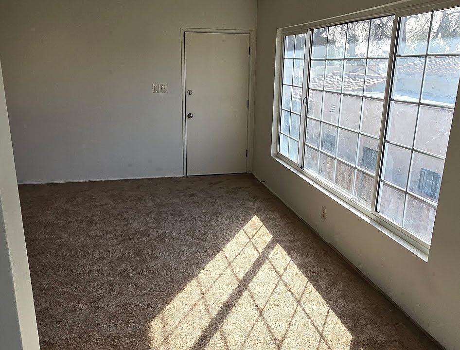 1st image of 1639 W 84th Pl APT 6