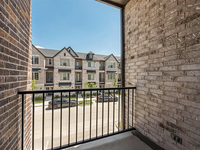 8340 Challenger Ln — Photo 33