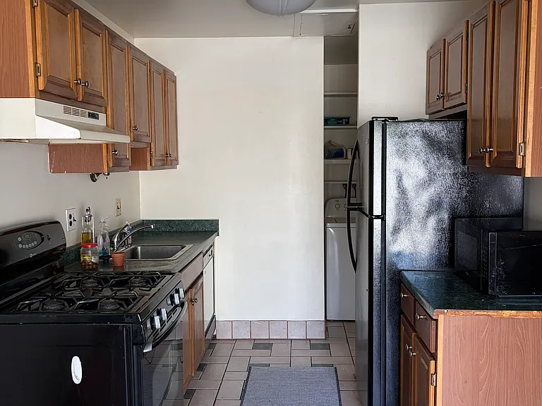 15786 Dupage Blvd — Photo 6