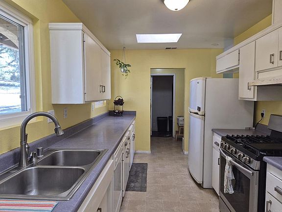 4th image of 104 Rancheros Dr