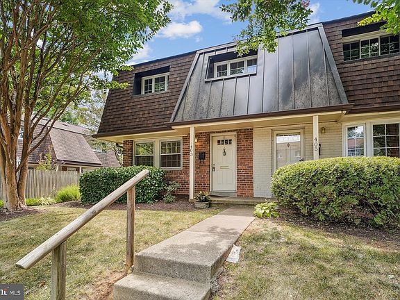 2nd image of 403 James Ct #70