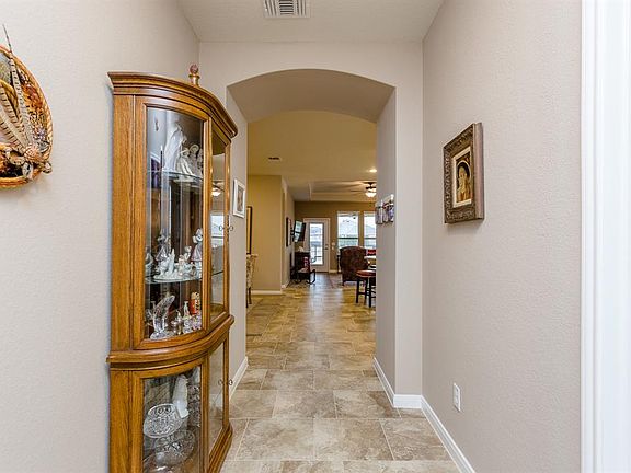 4th image of 3410 Satin Leaf Ln
