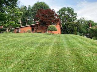 320 Greenfield Dr, Mc Murray, PA 15317