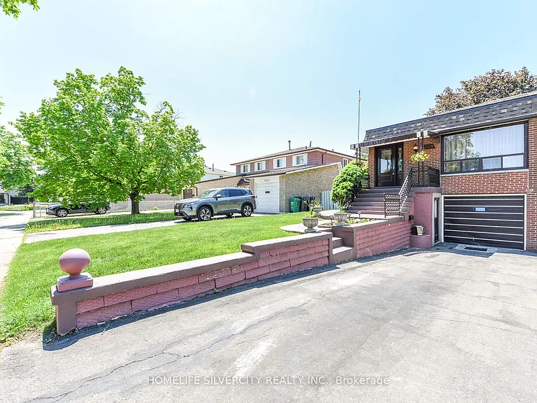 7378 Bybrook Dr — Photo 2