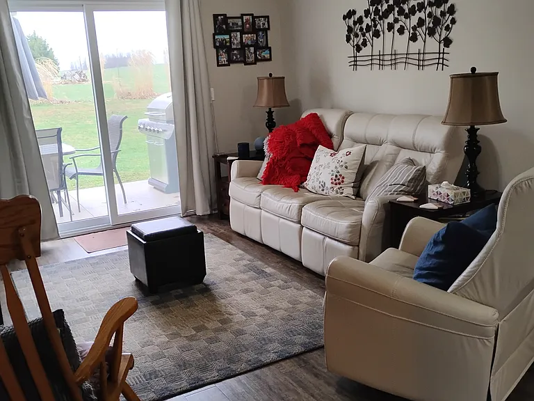 149 Westfall Cres — Photo 5